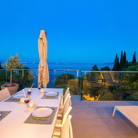 شقة Plage Lovran Residence لوفغان