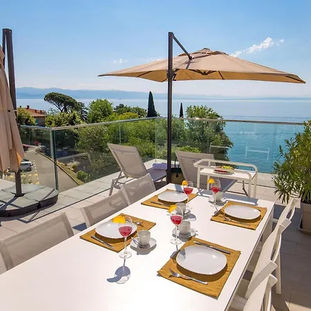 شقة Plage Lovran Residence لوفغان