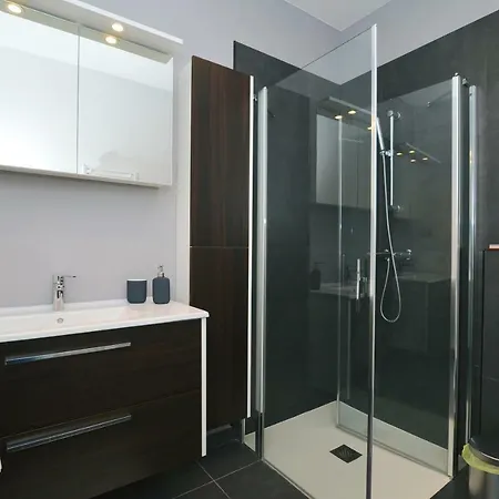 Plage Lovran Residence شقة *