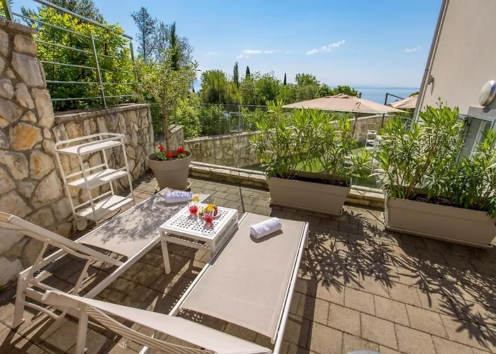 公寓 Plage Lovran Residence 洛夫兰