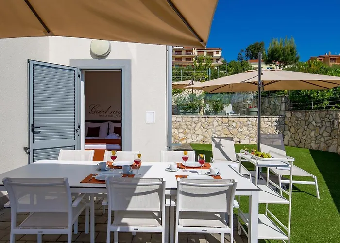 Plage Lovran Residence * 洛夫兰