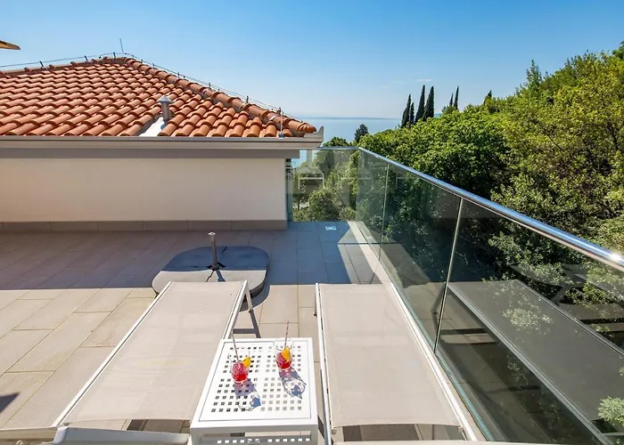 公寓 Plage Lovran Residence *