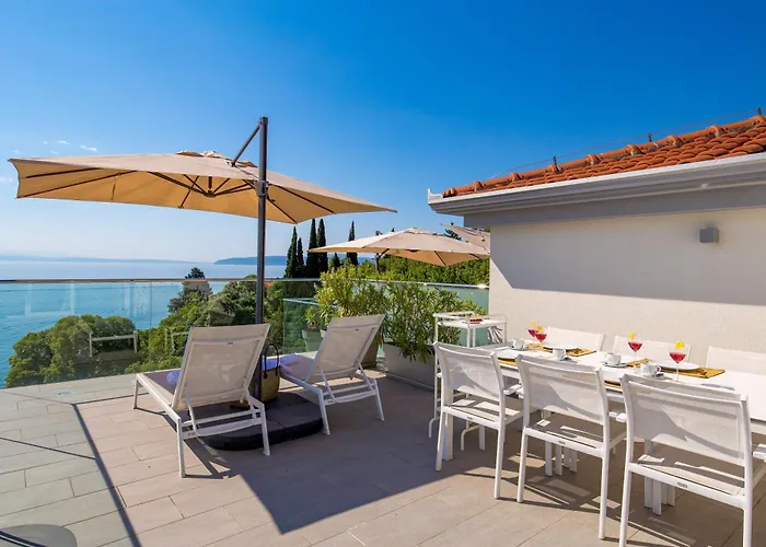 公寓 Plage Lovran Residence *