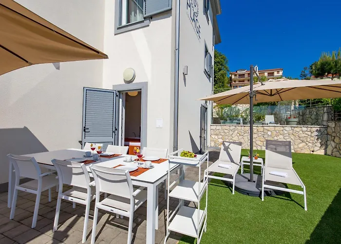 Plage Lovran Residence 洛夫兰