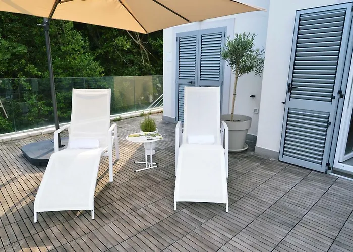 公寓 Plage Lovran Residence *